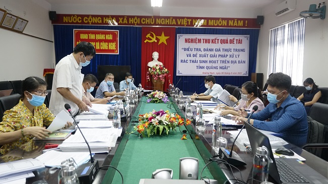 Ông Nguyễn Văn Thành - GĐ Sở KH&CN chủ trì buổi  nghiệm thu.