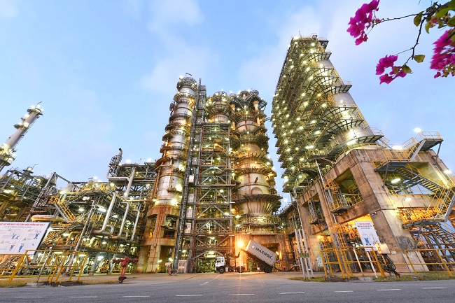  Nhà máy Lọc dầu Dung Quất là một trong những DN giữ vững thành trì chống dịch và duy trì, đẩy mạnh hoạt động sản xuất, kinh doanh.