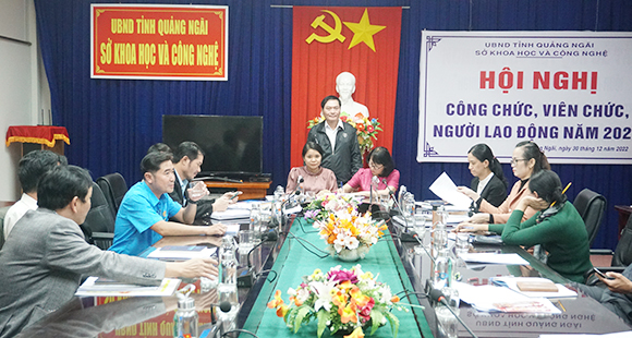 Ký kết giao ước thi đua năm 2023, ký cam kết thực hiện Quyết định 48/2021/QĐ-UBND ngày 22/09/2021 của UBND tỉnh Quảng Ngãi gữa các phòng, đơn vị. 