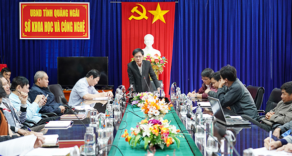 Đồng chí Nguyễn Anh Dũng – Ủy viên Ban thường vụ, Trưởng Ban Tuyên giáo Đảng ủy Khối Cơ quan và Doanh nghiệp tỉnh trao đổi tại Hội nghị.