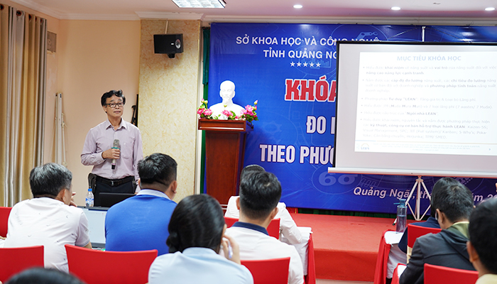 Ông Nguyễn Ngọc Thi, Giám đốc Viện Năng suất Việt Nam (Chi nhánh tại Đà Nẵng), giảng viên Khóa đào tạo.