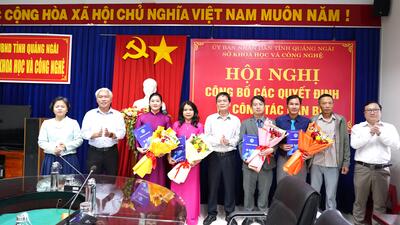 Công bố các quyết định về công tác cán bộ