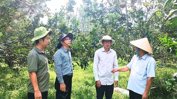 Khảo sát các hoạt động tại Trại Nghiên cứu thực nghiệm và Chuyển giao công nghệ