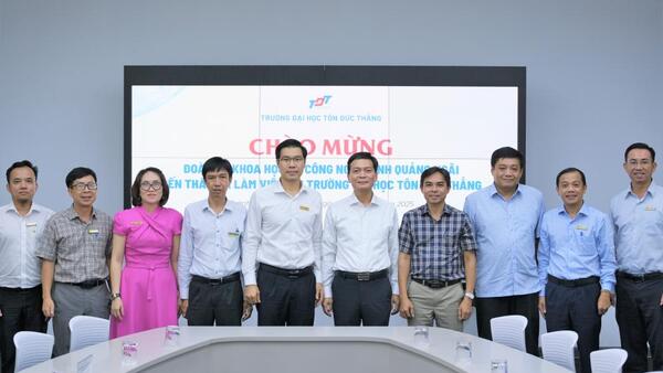 Đoàn Sở Khoa học và Công nghệ tỉnh Quảng Ngãi thăm và làm việc tại Trường Đại học Tôn Đức Thắng