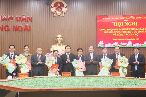 Đảng ủy UBND tỉnh công bố Quyết định thành lập các tổ chức Đảng trực thuộc