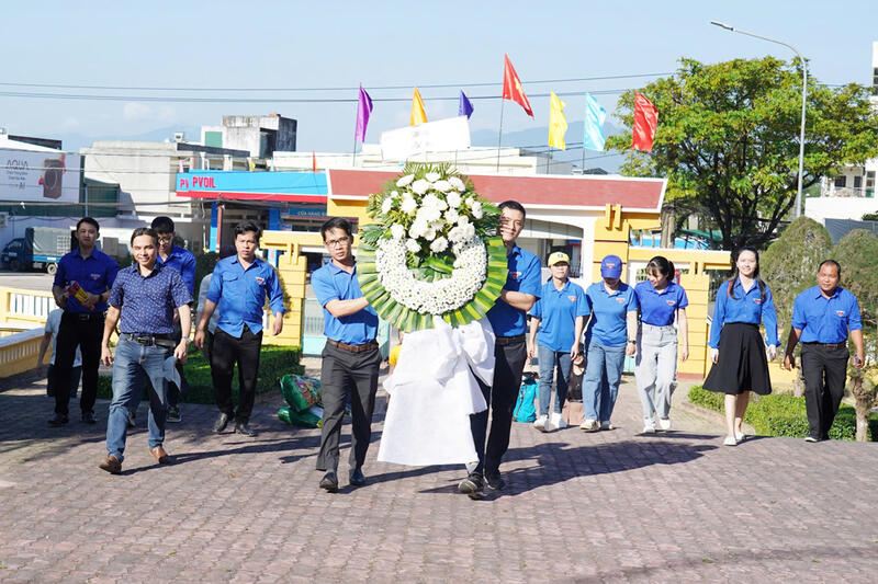 Chi đoàn sở Khoa học và Công nghệ tổ chức "HÀNH TRÌNH VỀ ĐỊA CHỈ ĐỎ"