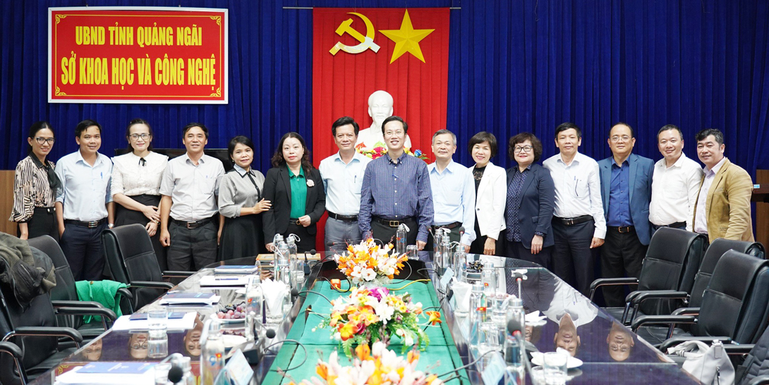 Tong_cuc_Tieu_chuan_Do_luong_Chat_luong_ve_tham_va_lam_viec_voi_So_Khoa_hoc_va_Cong_nghe_tinh_Quang_Ngai_e042f