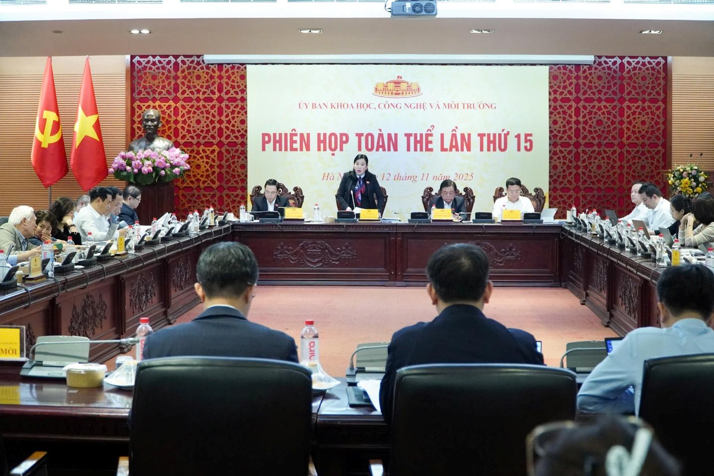 Toàn cảnh Phiên họp. Toàn cảnh Phiên họp.