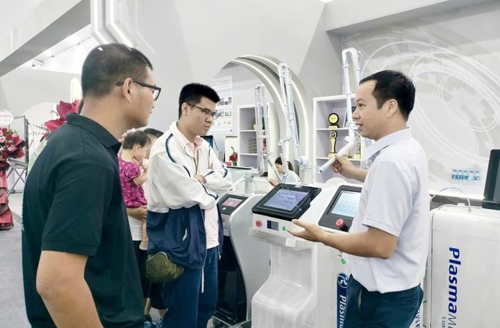 Giới thiệu các sản phẩm của Công ty cổ phần Công nghệ Plasma Việt Nam - doanh nghiệp khoa học và công nghệ sản xuất máy phát tia plasma lạnh trong y tế và thẩm mỹ. Giới thiệu các sản phẩm của Công ty cổ phần Công nghệ Plasma Việt Nam - doanh nghiệp khoa học và công nghệ sản xuất máy phát tia plasma lạnh trong y tế và thẩm mỹ.