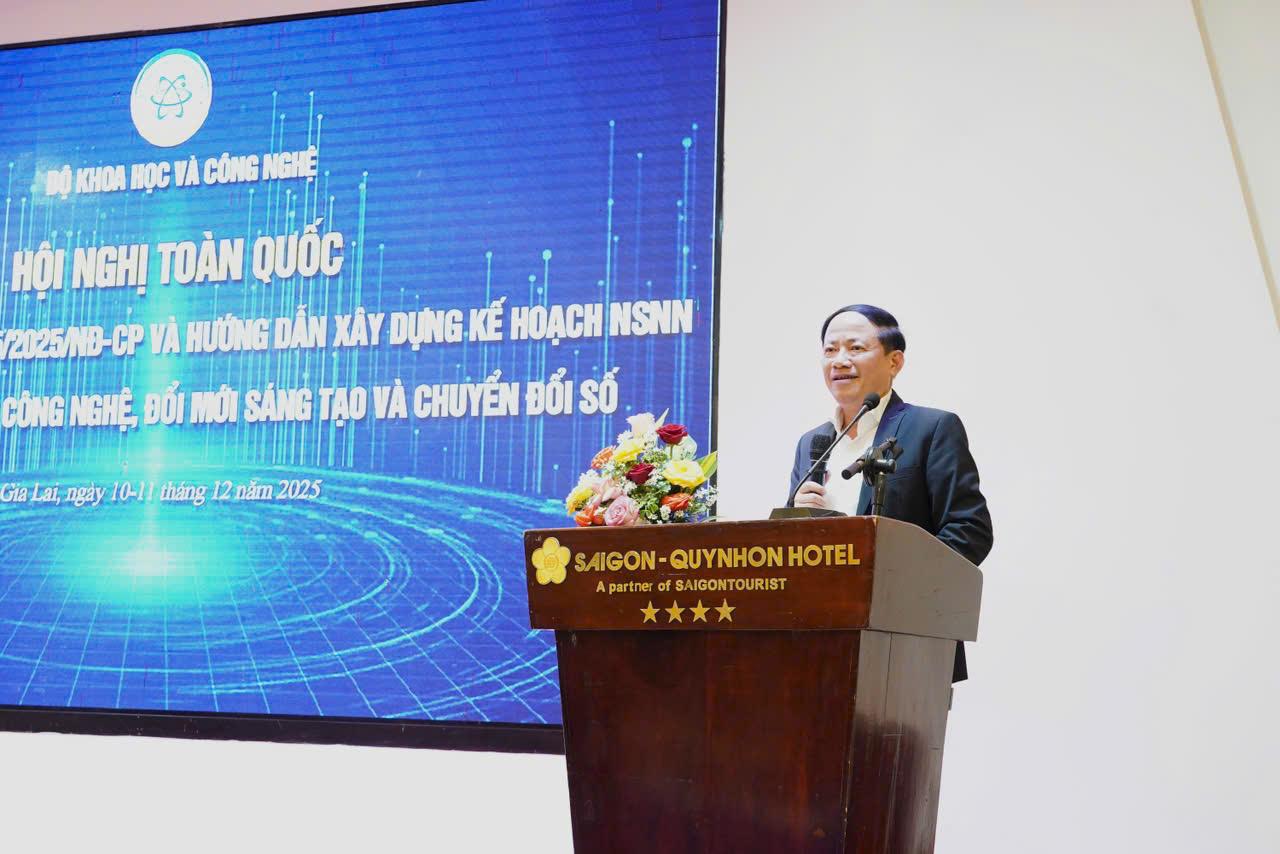 Chủ tịch UBND tỉnh Gia Lai Phạm Anh Tuấn phát biểu tại Hội nghị. Chủ tịch UBND tỉnh Gia Lai Phạm Anh Tuấn phát biểu tại Hội nghị.