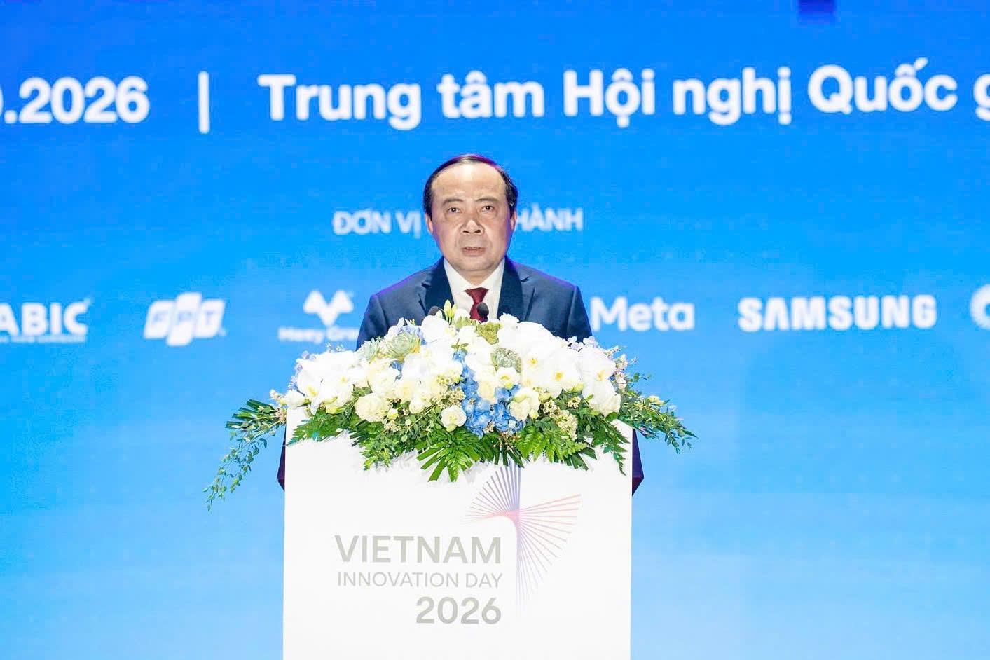 Bộ trưởng Vũ Hải Quân: Tư duy đổi mới bắt đầu từ việc học tập suốt đời. Bộ trưởng Vũ Hải Quân: Tư duy đổi mới bắt đầu từ việc học tập suốt đời.